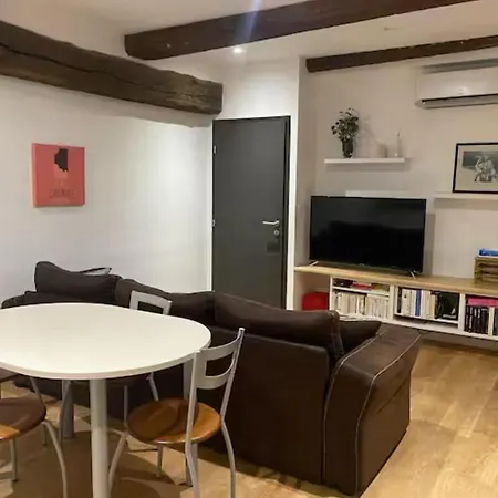 Du Val Apartment